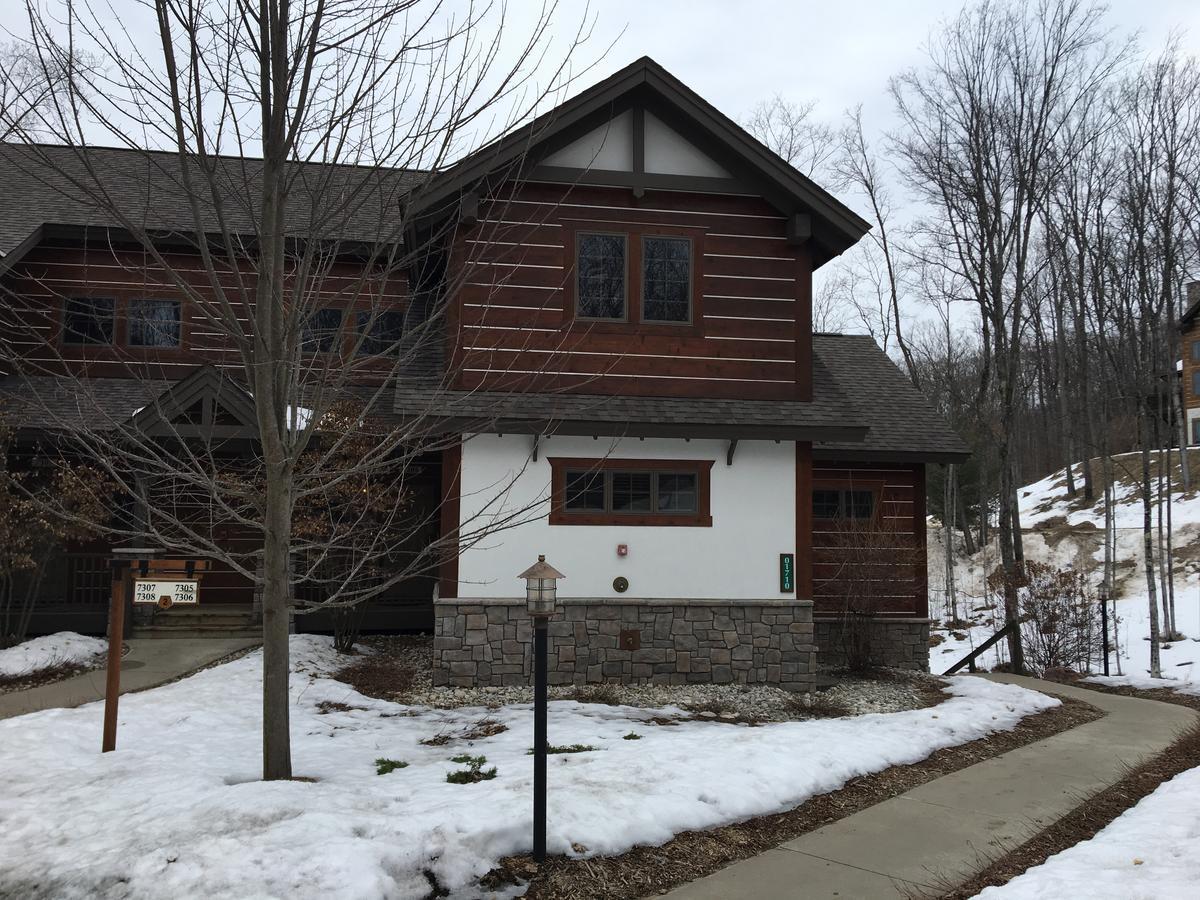 Boyne Mountain Creekside Condo Boyne Falls Экстерьер фото